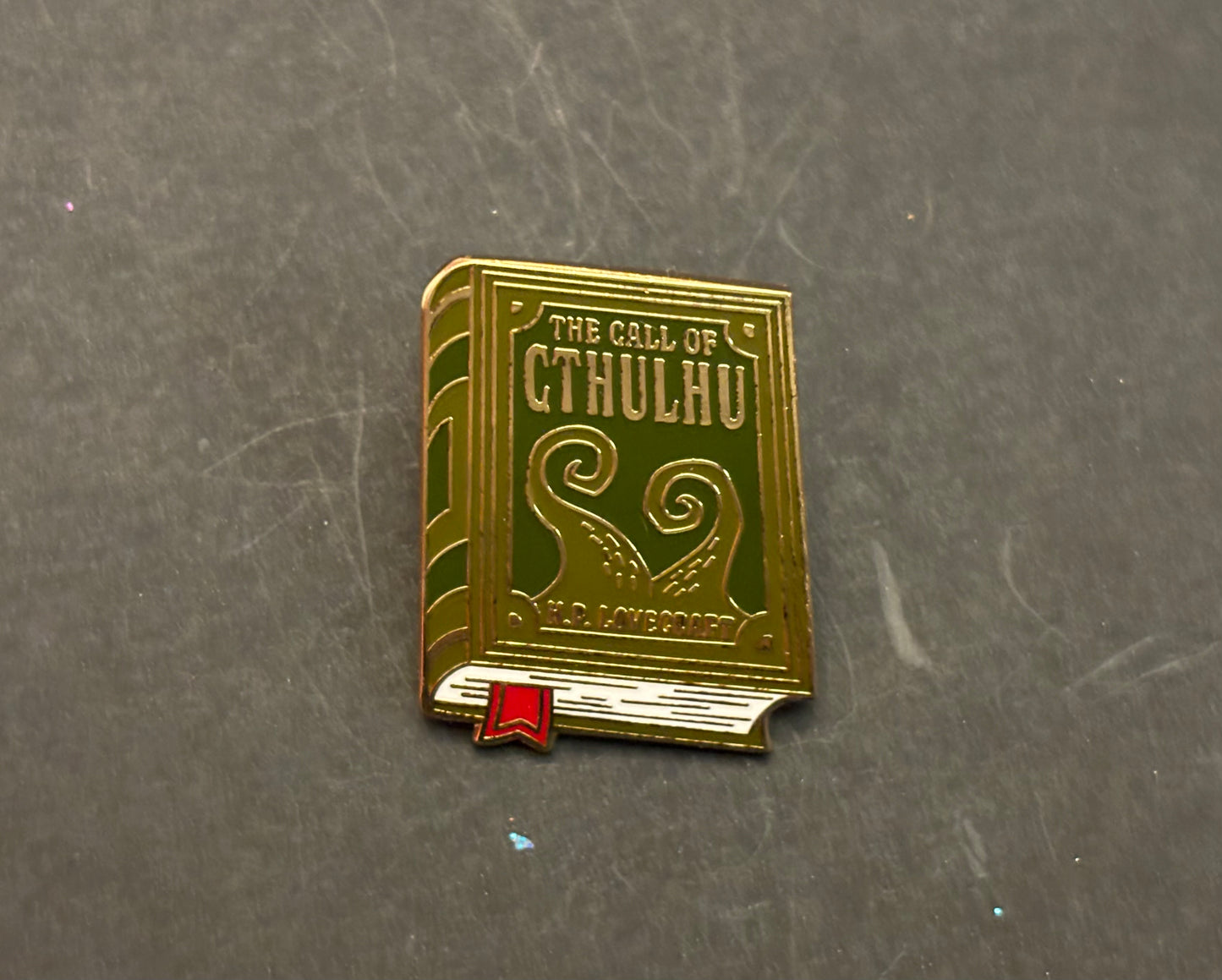 Cthulhu Book - pin