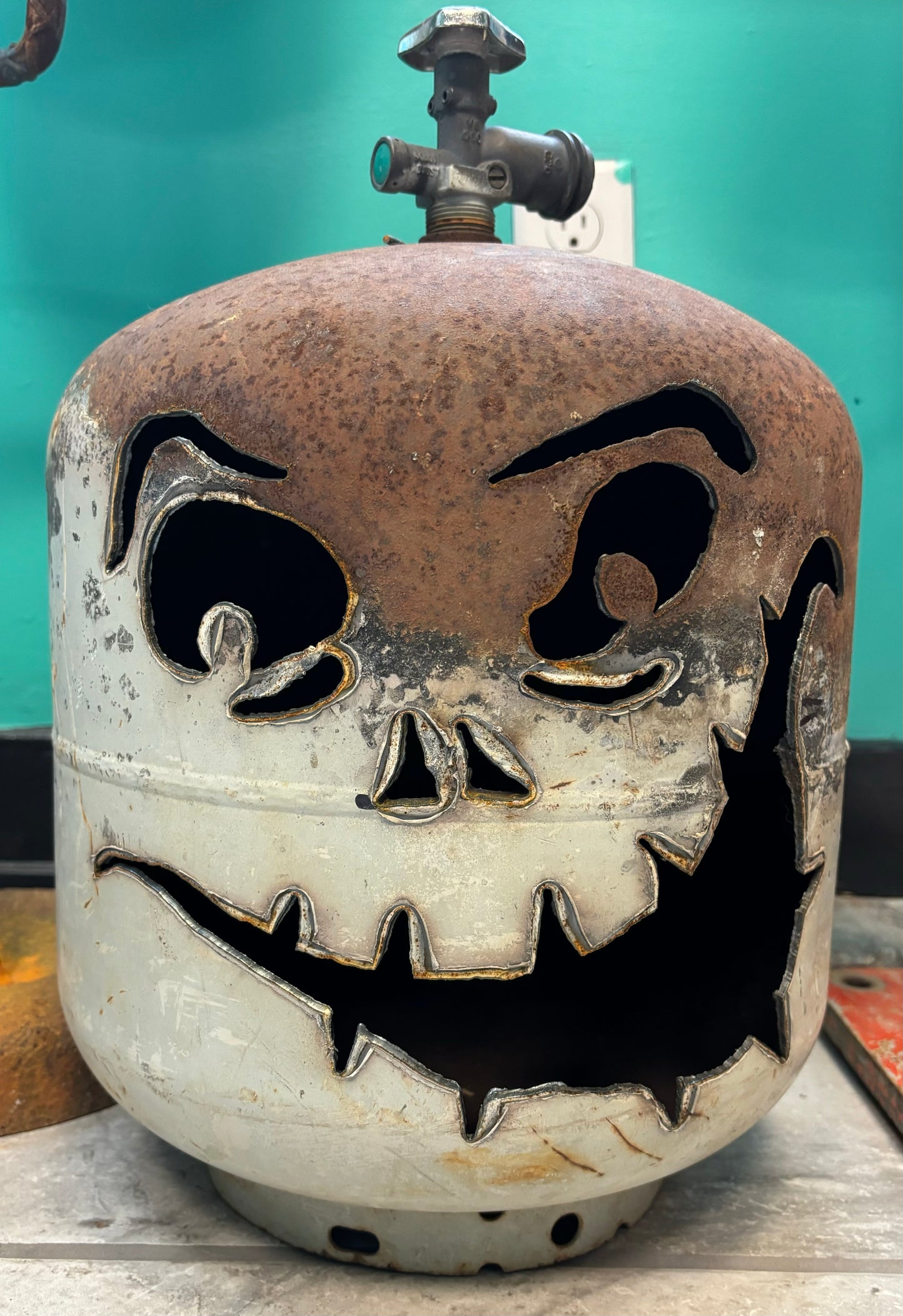 Laughing Ghoul - Large Fire Pit